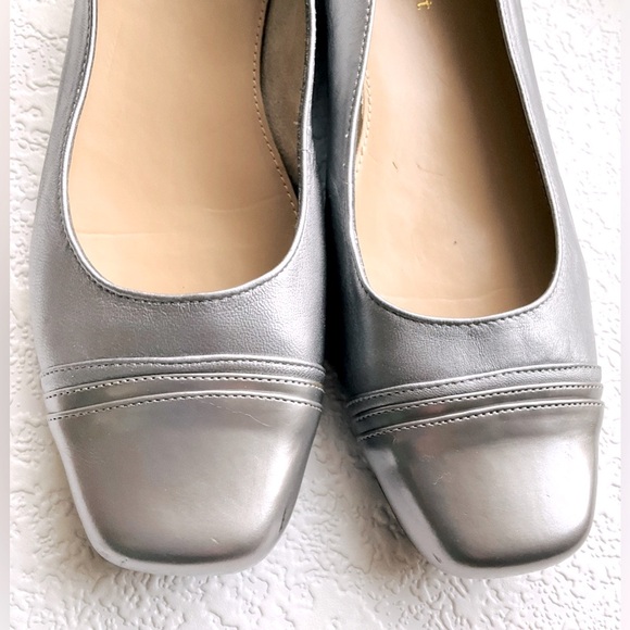 Easy Spirits Womens Silver Metallic Leather Size 8 Slip On Casual/Dress Shoe - Picture 3 of 6
